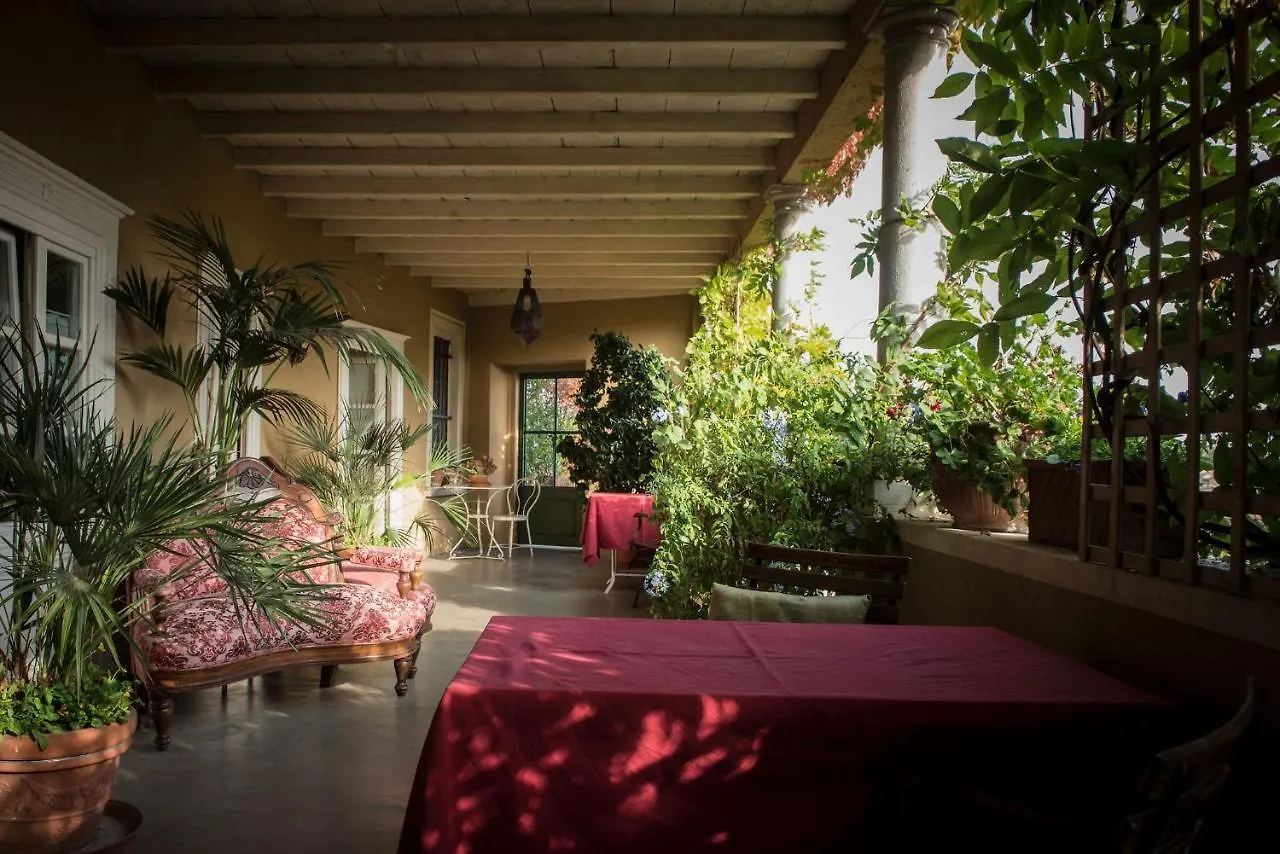 B&B Alla Mezza Luna Lonato Bed & Breakfast
